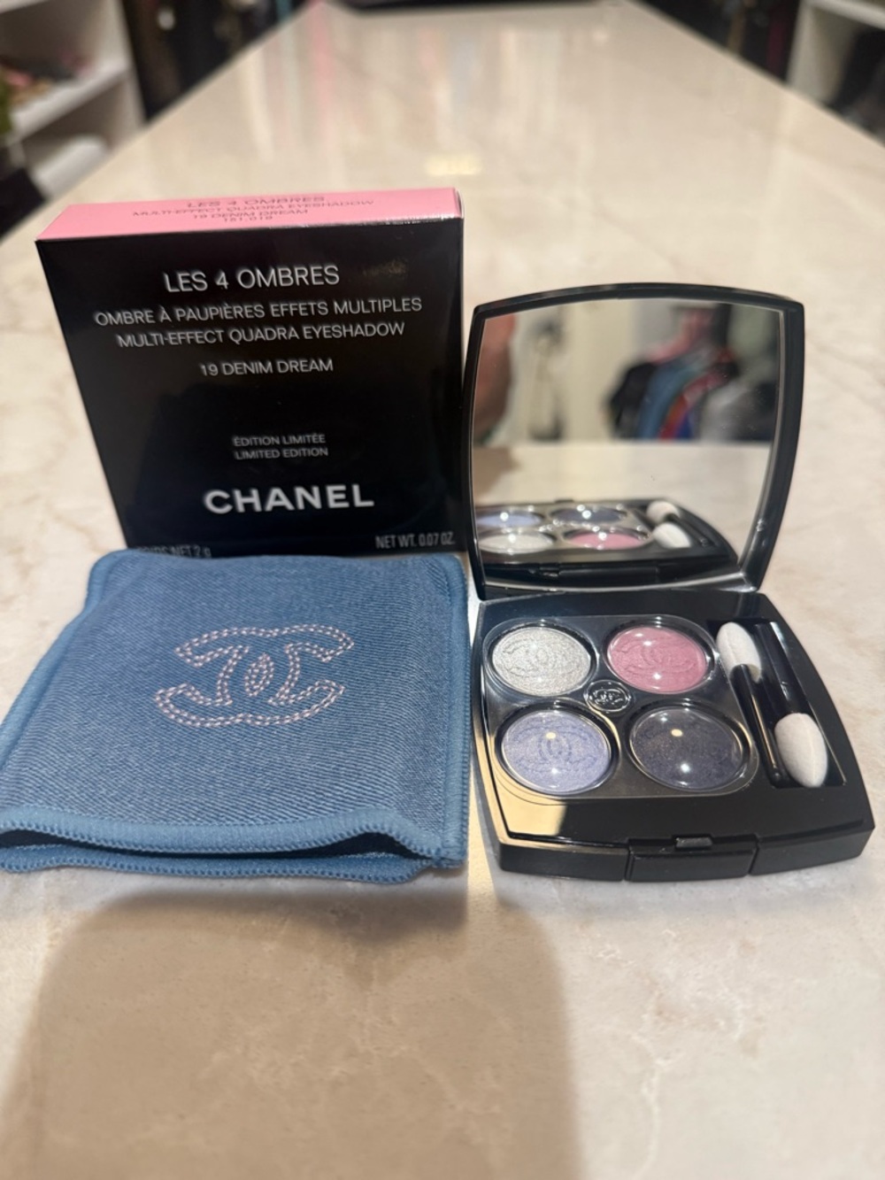 LES OMBRES COCO JEAN
MULTI-EFFECT QUADRA EYESHADOW limited edition sold out New